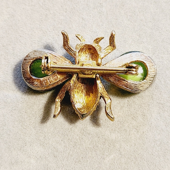 RARE Vintage Gold Tone J.J Jonette 3D Bee Insect Brooch Pin Green Art Glass Wing - Picture 5 of 7